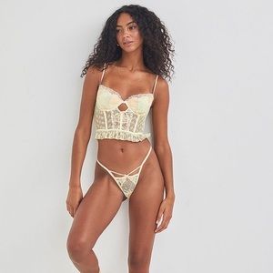 For Love and Lemons Vintage Eyelit Set
